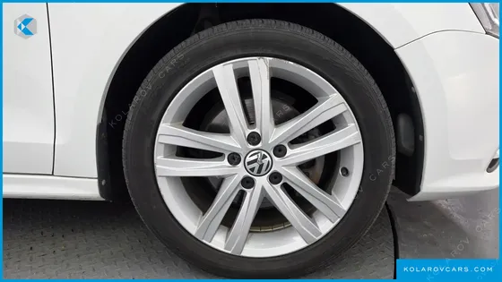 VOLKSWAGEN JETTA 2.0 TDI BLUEMOTION PREMIUM