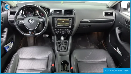 VOLKSWAGEN JETTA 2.0 TDI BLUEMOTION PREMIUM