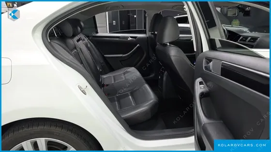 VOLKSWAGEN JETTA 2.0 TDI BLUEMOTION PREMIUM