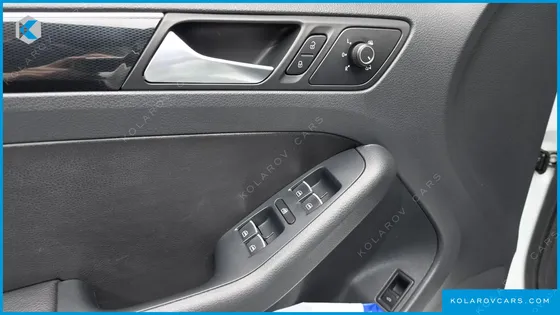 VOLKSWAGEN JETTA 2.0 TDI BLUEMOTION PREMIUM