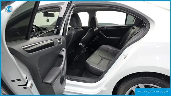 VOLKSWAGEN JETTA 2.0 TDI BLUEMOTION PREMIUM