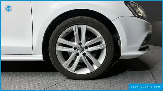 VOLKSWAGEN JETTA 2.0 TDI BLUEMOTION PREMIUM
