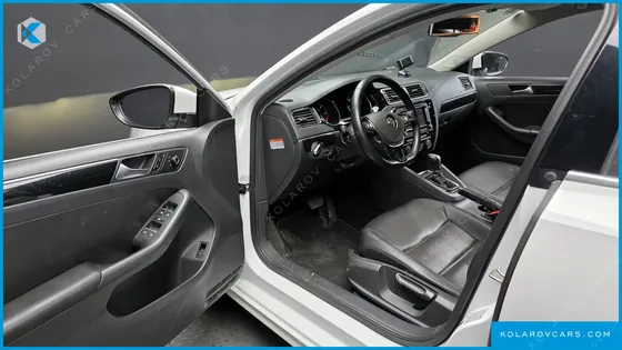VOLKSWAGEN JETTA 2.0 TDI BLUEMOTION PREMIUM
