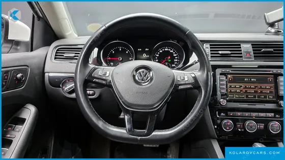 VOLKSWAGEN JETTA 2.0 TDI BLUEMOTION PREMIUM