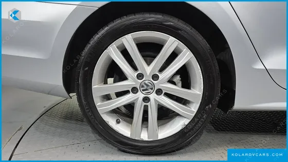 VOLKSWAGEN JETTA 2.0 TDI BLUEMOTION PREMIUM