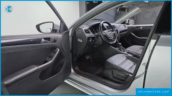 VOLKSWAGEN JETTA 2.0 TDI BLUEMOTION PREMIUM