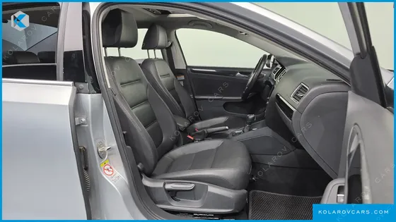 VOLKSWAGEN JETTA 2.0 TDI BLUEMOTION PREMIUM