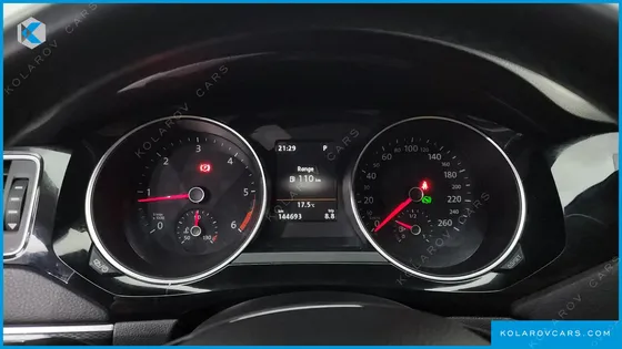 VOLKSWAGEN JETTA 2.0 TDI BLUEMOTION PREMIUM