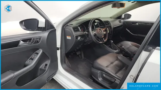 VOLKSWAGEN JETTA 2.0 TDI BLUEMOTION PREMIUM