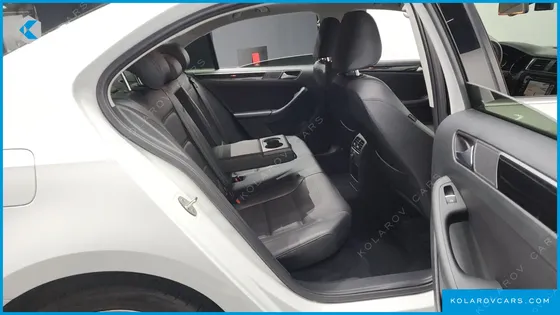 VOLKSWAGEN JETTA 2.0 TDI BLUEMOTION PREMIUM