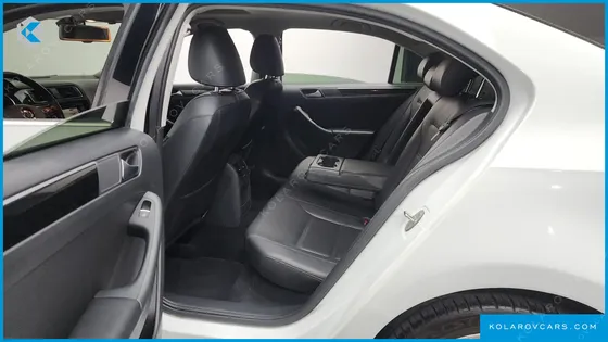 VOLKSWAGEN JETTA 2.0 TDI BLUEMOTION PREMIUM