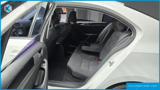 VOLKSWAGEN JETTA 1.6 TDI BLUE MOTION