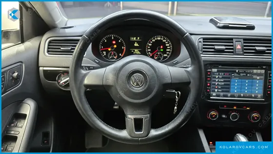 VOLKSWAGEN JETTA 1.6 TDI BLUE MOTION