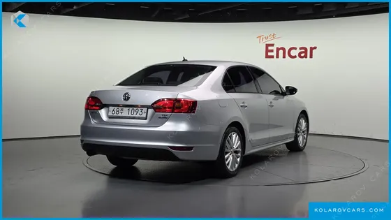 VOLKSWAGEN JETTA 1.6 TDI BLUE MOTION
