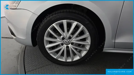 VOLKSWAGEN JETTA 1.6 TDI BLUE MOTION