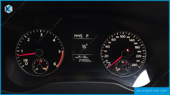 VOLKSWAGEN JETTA 1.6 TDI BLUE MOTION