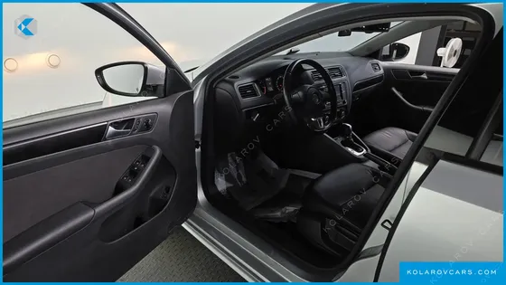 VOLKSWAGEN JETTA 1.6 TDI BLUE MOTION