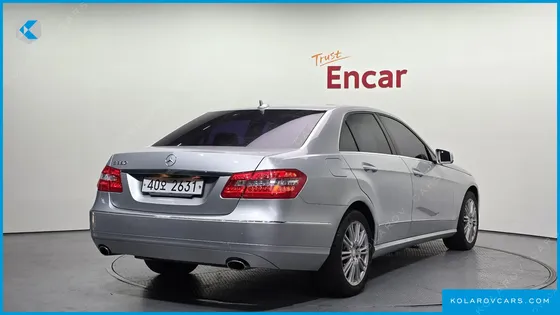 MERCEDES E-CLASS E300 ELEGANCE
