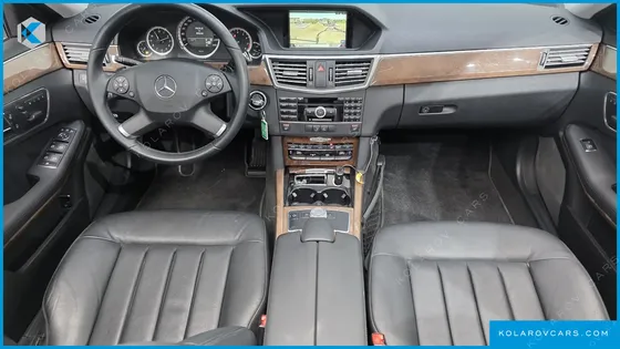 MERCEDES E-CLASS E300 ELEGANCE
