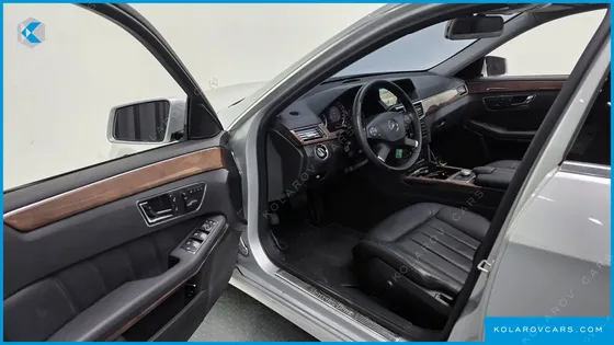 MERCEDES E-CLASS E300 ELEGANCE