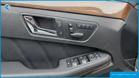 MERCEDES E-CLASS E300 ELEGANCE