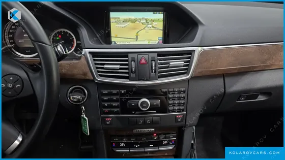 MERCEDES E-CLASS E300 ELEGANCE