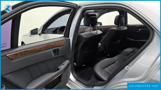 MERCEDES E-CLASS E300 ELEGANCE