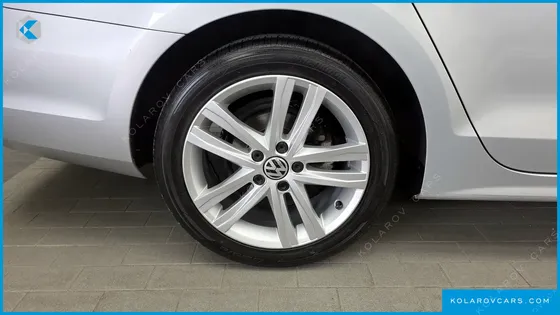 VOLKSWAGEN JETTA 2.0 TDI BLUEMOTION PREMIUM