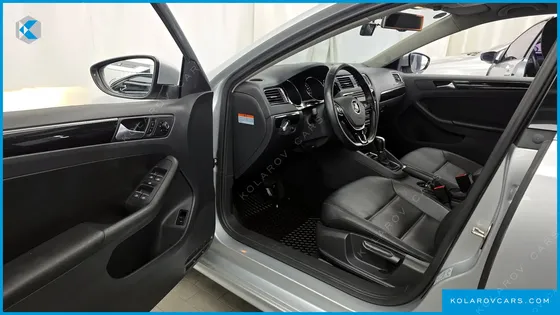 VOLKSWAGEN JETTA 2.0 TDI BLUEMOTION PREMIUM