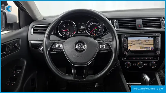 VOLKSWAGEN JETTA 2.0 TDI BLUEMOTION PREMIUM
