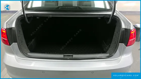 VOLKSWAGEN JETTA 2.0 TDI BLUEMOTION PREMIUM