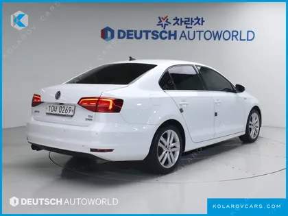 VOLKSWAGEN JETTA 2.0 TDI BLUEMOTION PREMIUM