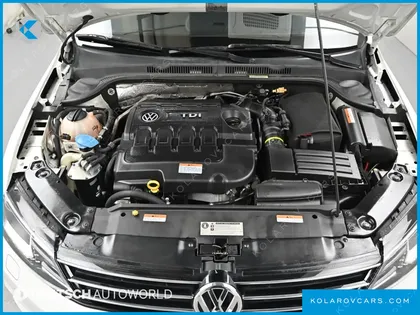 VOLKSWAGEN JETTA 2.0 TDI BLUEMOTION PREMIUM