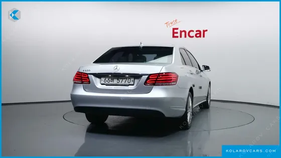 MERCEDES E-CLASS E300 ELEGANCE