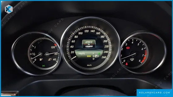 MERCEDES E-CLASS E300 ELEGANCE