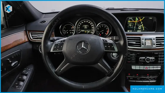 MERCEDES E-CLASS E300 ELEGANCE