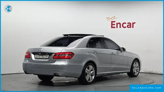MERCEDES E-CLASS E300 ELEGANCE