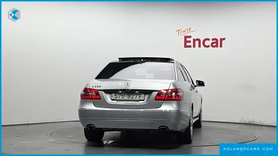 MERCEDES E-CLASS E300 ELEGANCE