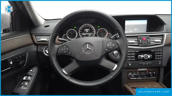 MERCEDES E-CLASS E300 ELEGANCE