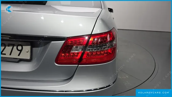 MERCEDES E-CLASS E300 ELEGANCE