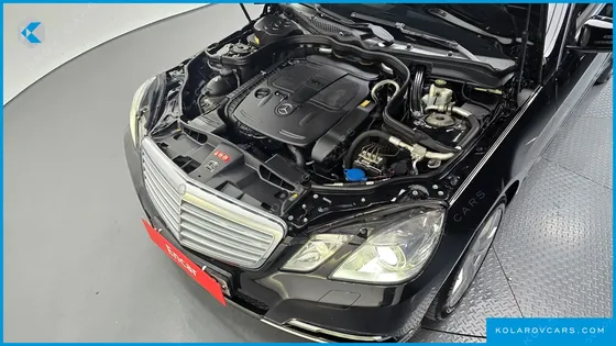 MERCEDES E-CLASS E300 ELEGANCE
