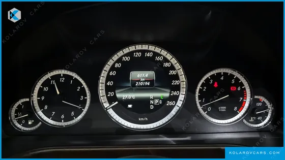 MERCEDES E-CLASS E300 ELEGANCE
