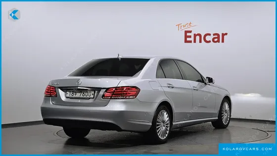 MERCEDES E-CLASS E300 ELEGANCE