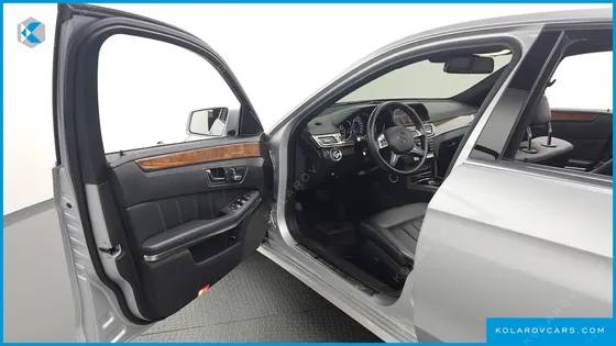 MERCEDES E-CLASS E300 ELEGANCE
