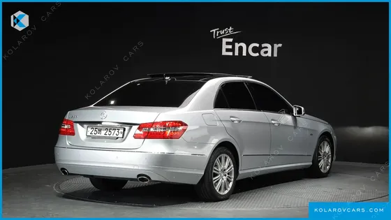 MERCEDES E-CLASS E300 ELEGANCE