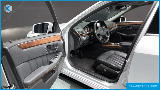 MERCEDES E-CLASS E300 ELEGANCE