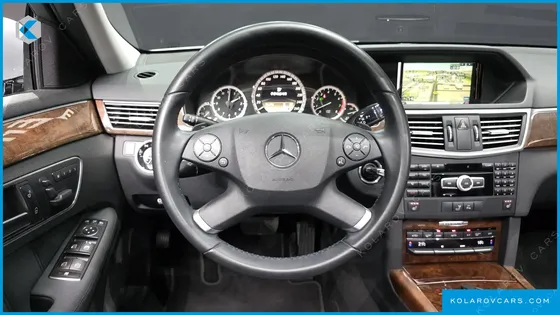 MERCEDES E-CLASS E300 ELEGANCE