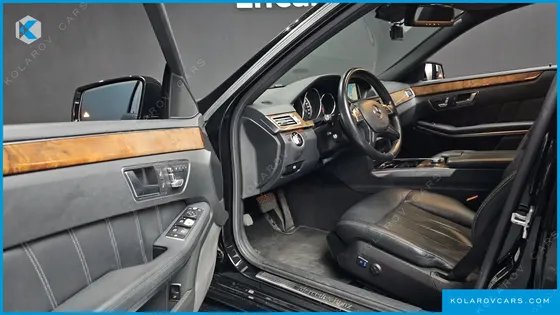 MERCEDES E-CLASS E300 ELEGANCE