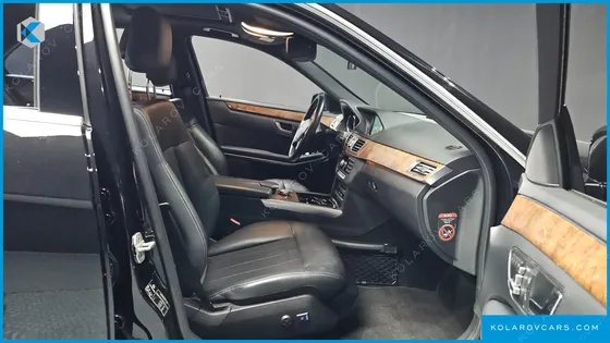 MERCEDES E-CLASS E300 ELEGANCE