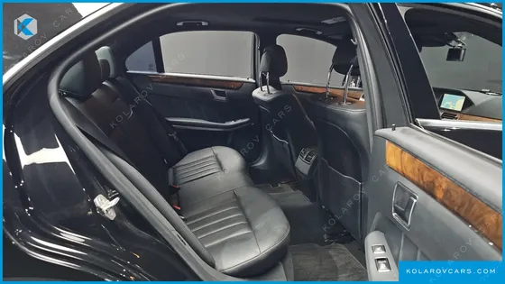 MERCEDES E-CLASS E300 ELEGANCE